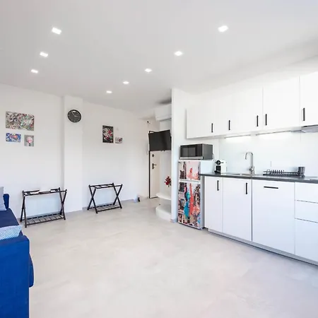 1-br Quiet Area Near Center Apartment Cannes