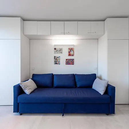 1-br Quiet Area Near Center *